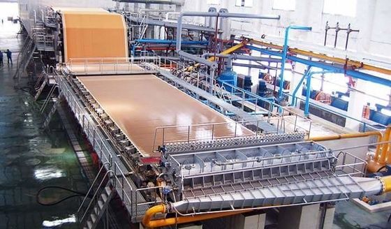 Macchinario di fabbricazione di carta kraft della carta di sacco del cemento 600g/M2 4400mm