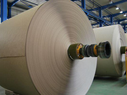 Lo spreco caldo ha ondulato il bordo medio del cartone della macchina di fabbricazione di carta che ricicla il mulino del mestiere