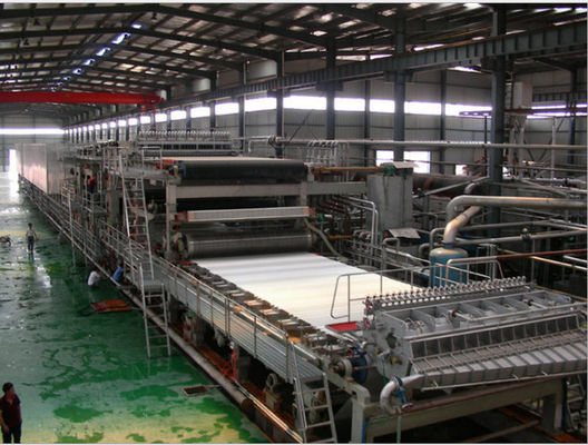 mulino della macchina di fabbricazione di carta del rotolo enorme di 1575mm Kraft riciclaggio della carta straccia